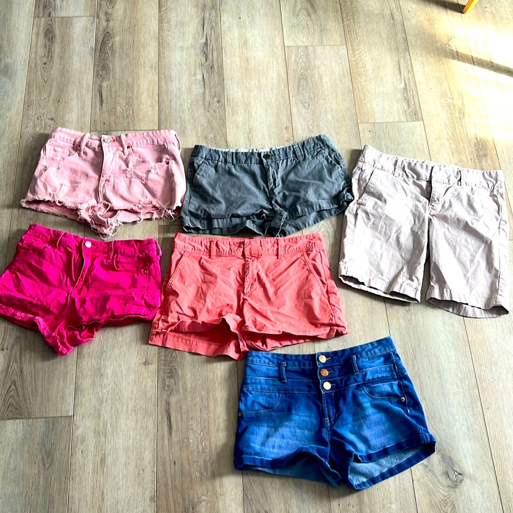 Lot of women’s size 6 shorts